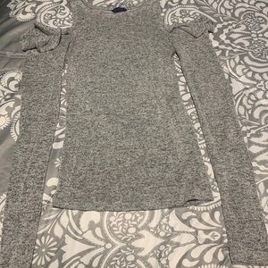 xs grey cold shoulder long sleeve-t